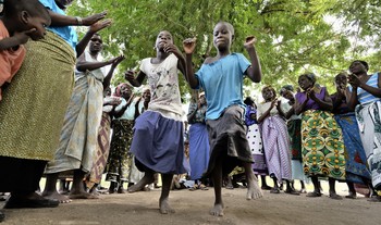 Africa Kids dancing