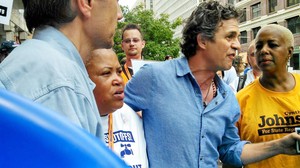 Monica Lewis-Patrick and Actor/Activist Mark Ruffalo at the “Turn the Water On” march in Detroit.