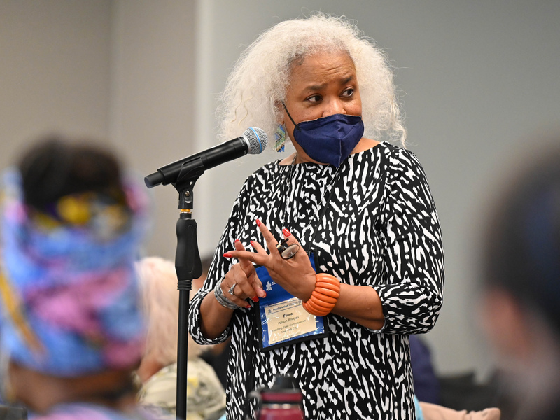 Pie de imagen #3: Flora Wilson Bridges, una Comisionada de Enseñanza para Ancianos, explicó algo de terminología durante la primera reunión del Comité de Género y Justicia Racial el 23 de junio del 2022. (Foto por Rich Copley) 