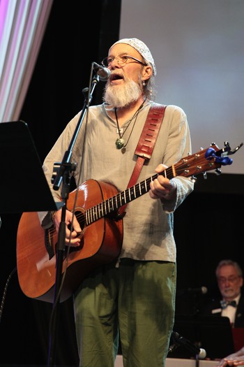 Chip Andrus performing at the 223rd General Assembly (2018). Photo by Gregg Brekke. 