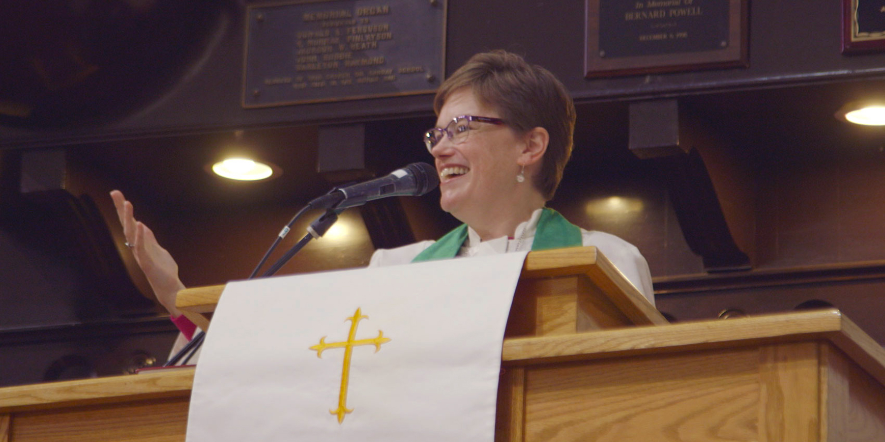 Rev. Cindy Kohlmann, Co-Moderator of the 223rd General Assembly, preaches at Roxbury Presbyterian Church. Photo by Randy Hobson.
