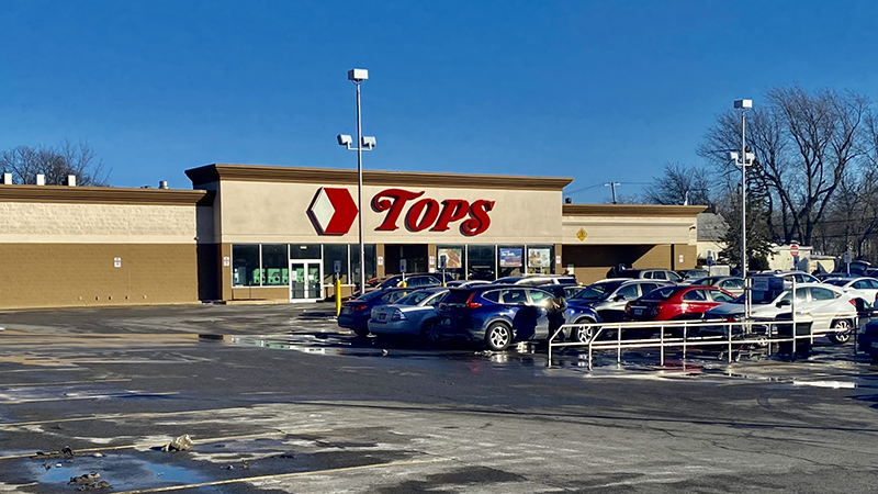 The Tops supermarket on Jefferson Avenue in the Cold Spring section of Buffalo, New York. Photo by Andre Carrotflower via CC BY-SA 4.0.
