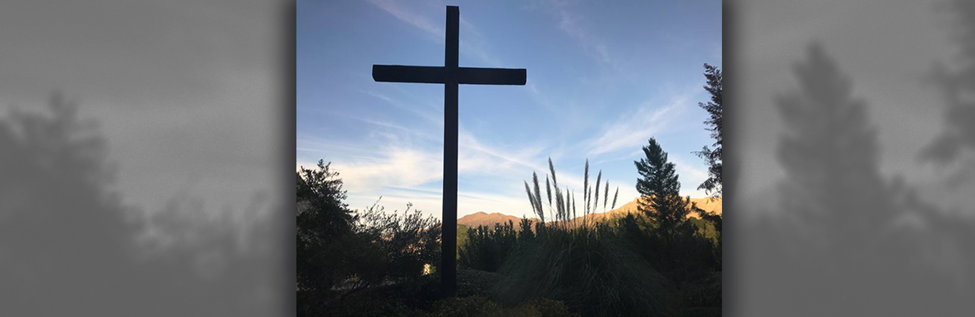 Vista desde el santuario de la Iglesia Presbiteriana University en El Paso, Texas. Foto por Teresa Waggener.